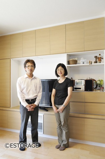 お部屋と調和したリビング壁面収納